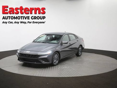 Used 2024 Hyundai Elantra SEL FWD image 53