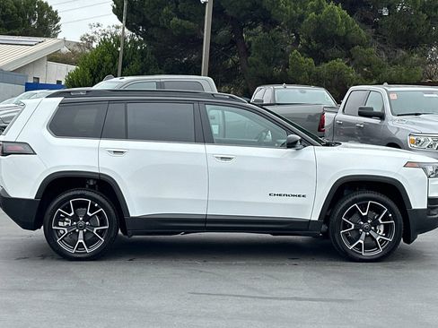 New 2026 Jeep Cherokee Overland w/ Trailer Tow Group AWD/4WD image 3