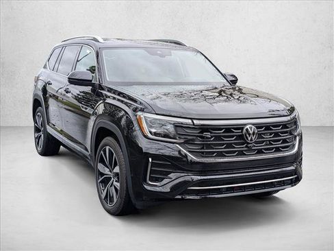 Used 2024 Volkswagen Atlas SEL Premium R-Line image 3