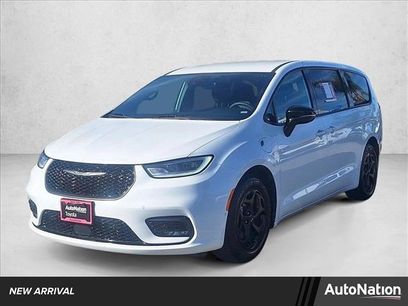 Used 2024 Chrysler Pacifica Limited