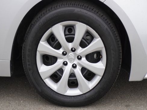 Used 2024 Toyota Corolla LE image 5