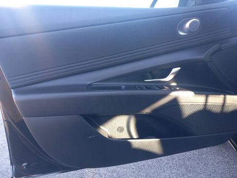 Used 2024 Hyundai Elantra SEL w/ Convenience Package image 21