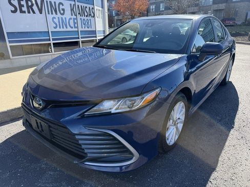Used 2024 Toyota Camry LE image 8