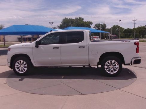 Used 2021 Chevrolet Silverado 1500 Custom AWD/4WD image 13