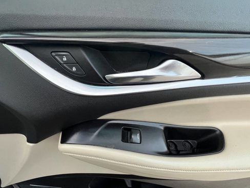 Used 2018 Buick Enclave Essence AWD/4WD image 14