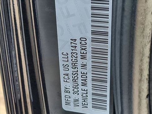 Used 2024 RAM 2500 Limited image 27