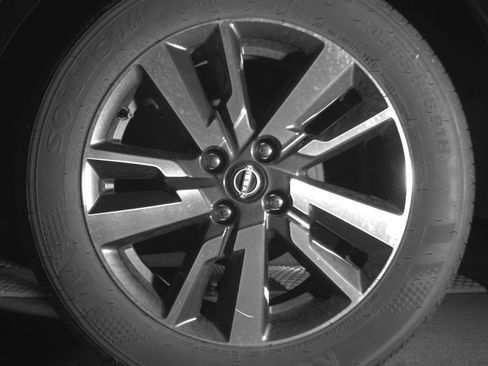 Used 2025 Nissan Versa SV image 14