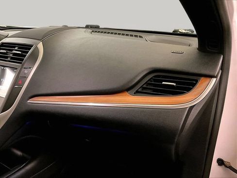 Used 2018 Lincoln MKC Reserve w/ Lincoln MKC Climate Package AWD/4WD image 15