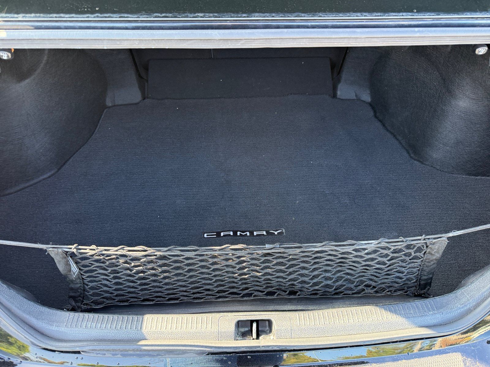 Used 2019 Toyota Camry SE w/ Carpet Mat Package FWD image 17