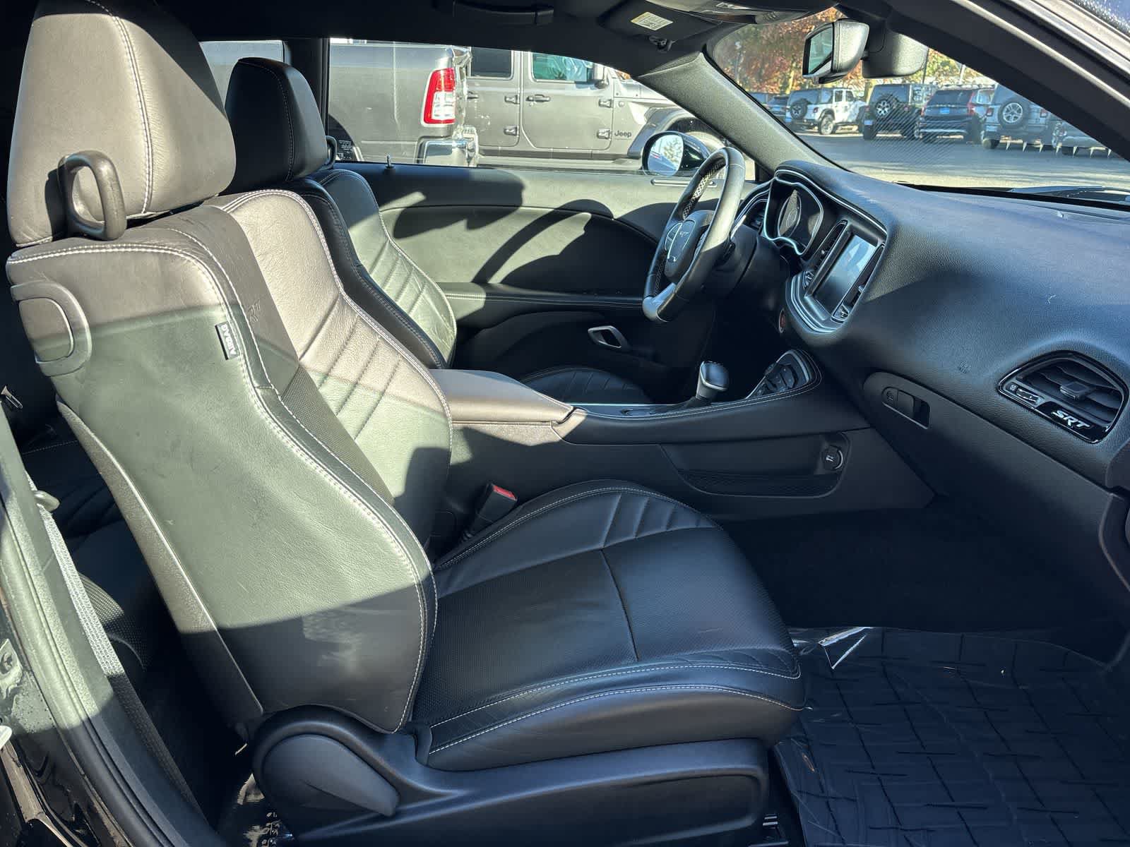 Used 2015 Dodge Challenger SRT RWD image 7