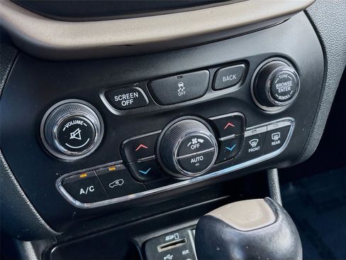 Used 2015 Jeep Cherokee Limited w/ Trailer Tow Group image 25