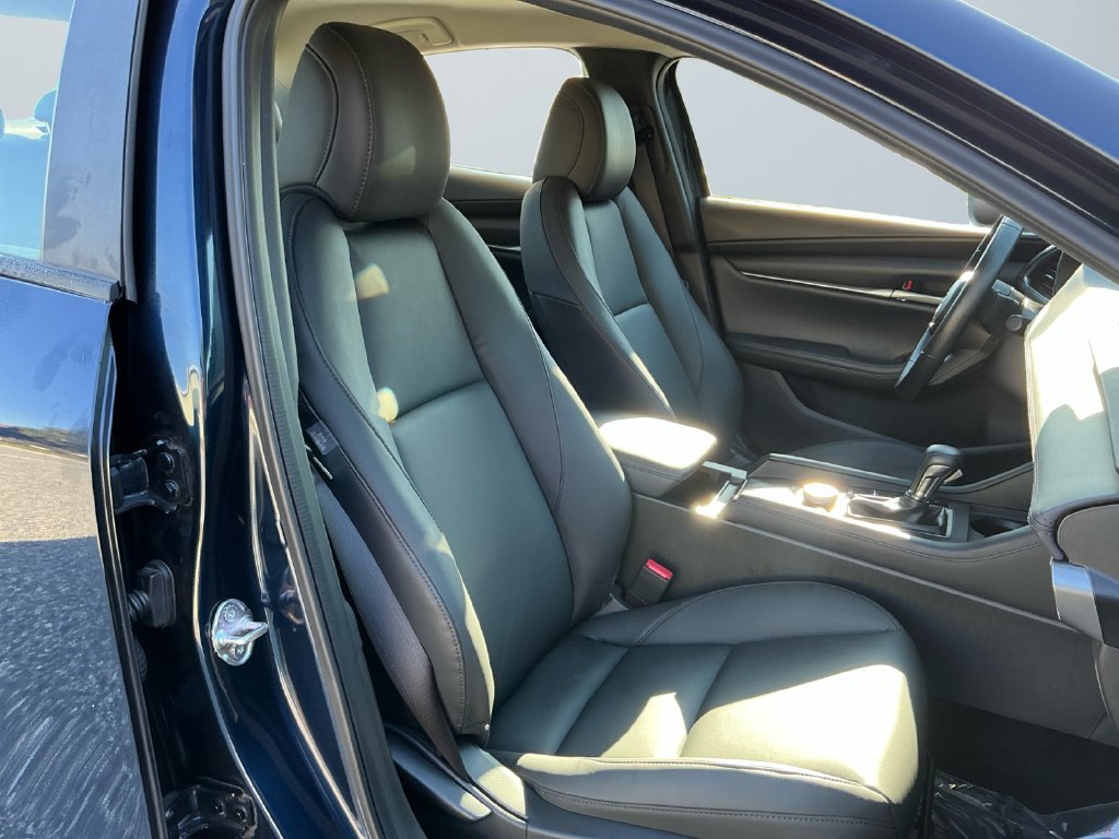 Used 2023 MAZDA MAZDA3 s FWD image 16