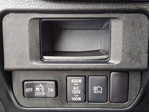 Used 2018 Toyota Tacoma Limited image 26