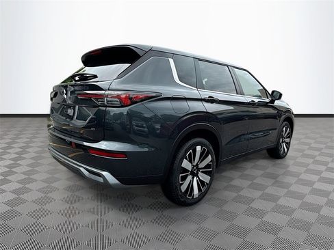 New 2025 Mitsubishi Outlander SE image 5