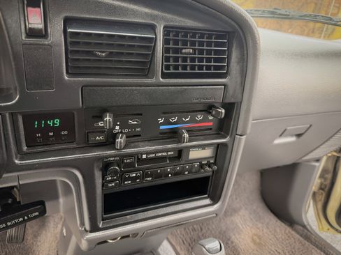 Used 1989 Toyota Pickup SR5 image 18