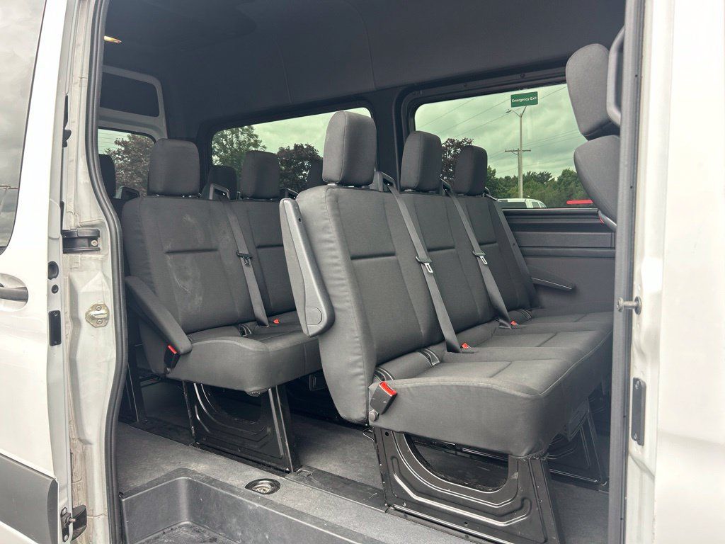 Used 2024 Mercedes-Benz Sprinter 2500 image 8