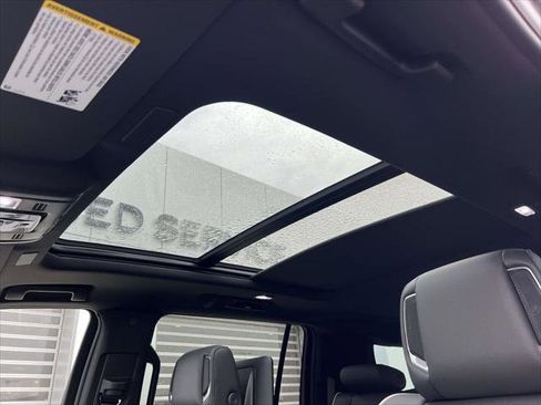 Used 2026 Cadillac Escalade ESV Sport w/ LPO, ONYX Package AWD/4WD image 24