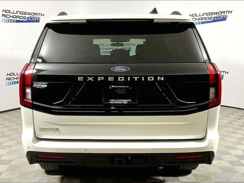 New 2025 Ford Expedition Active image 4
