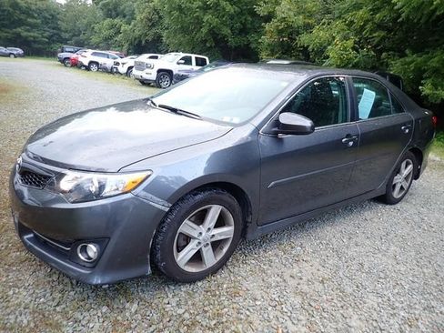 Used 2013 Toyota Camry SE FWD image 7