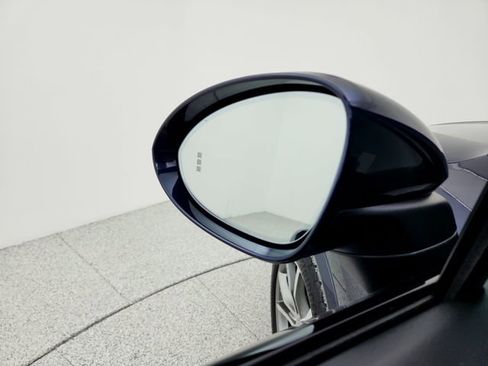 Used 2024 Porsche Cayenne image 18