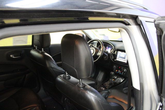 Used 2019 Jeep Compass Limited AWD/4WD image 10