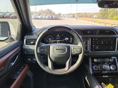 Certified 2024 GMC Yukon Denali Ultimate AWD/4WD image 17