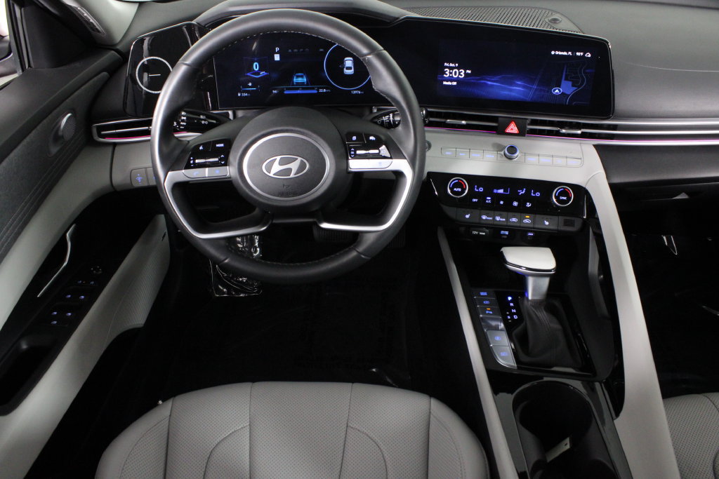 Certified 2024 Hyundai Elantra Limited FWD image 8