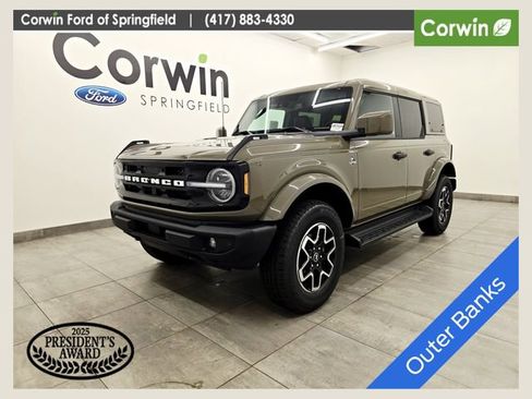 New 2026 Ford Bronco Outer Banks AWD/4WD image 1