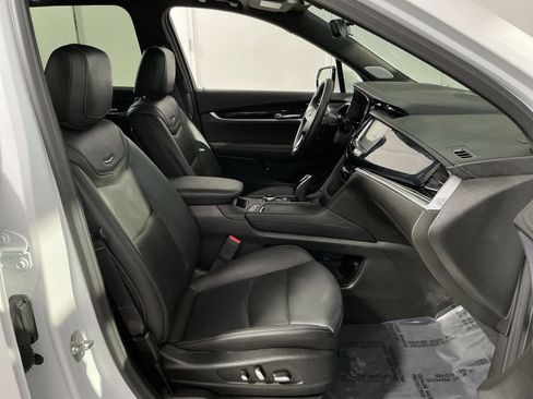 Used 2024 Cadillac XT6 Premium Luxury w/ Technology Package image 36