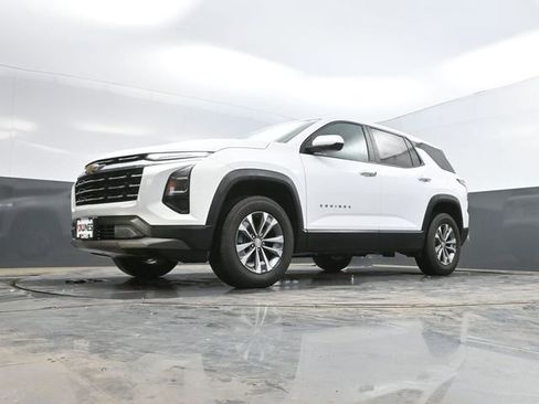 Used 2025 Chevrolet Equinox LT FWD image 45