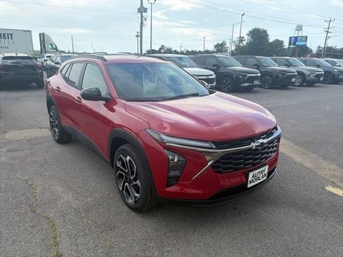 New 2026 Chevrolet Trax RS w/ Driver Confidence Package FWD image 8