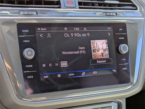 Used 2021 Volkswagen Tiguan SE image 21