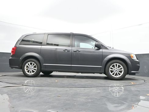 Used 2018 Dodge Grand Caravan SXT FWD image 23