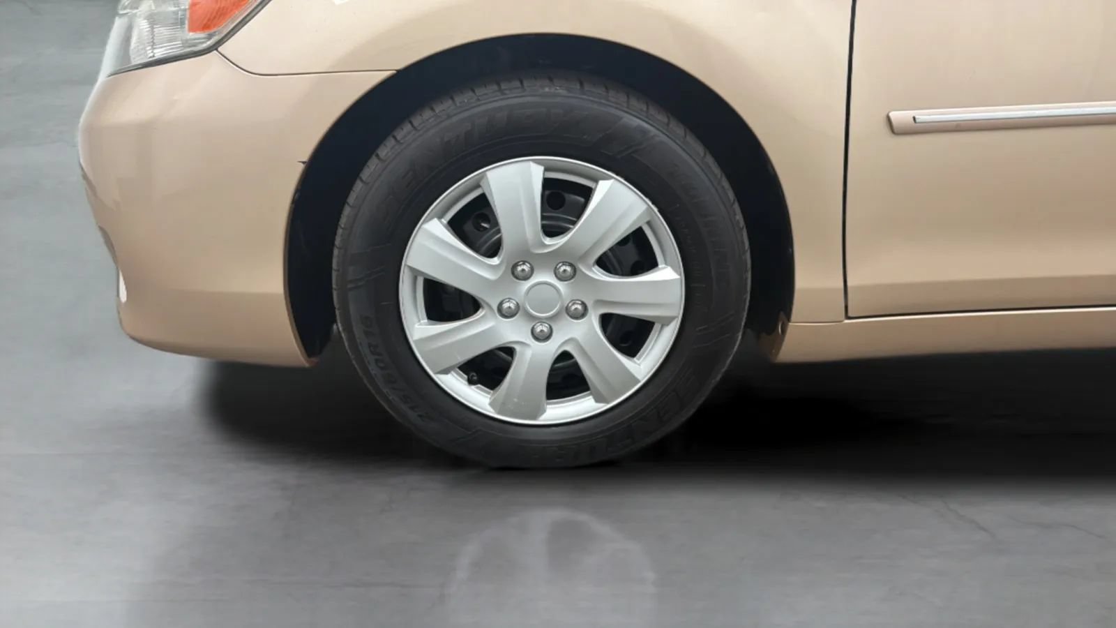Used 2011 Toyota Camry FWD image 28