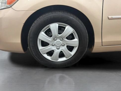 Used 2011 Toyota Camry FWD image 28