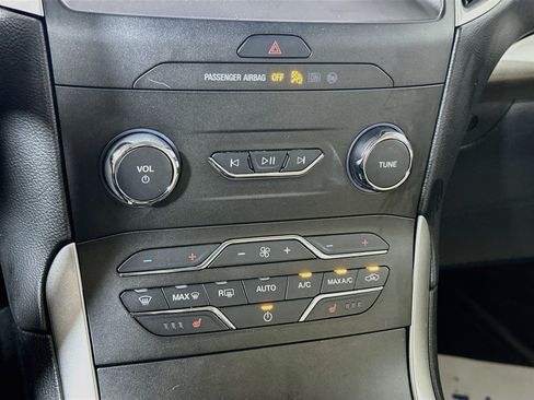 Used 2020 Ford Edge SEL w/ Convenience Package FWD image 16