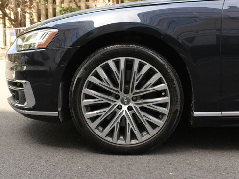 Used 2019 Audi A8 L 3.0T image 11