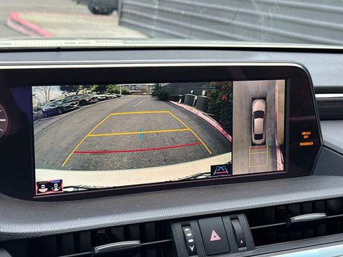 Used 2021 Lexus ES 300h w/ Accessory Package 2 image 19