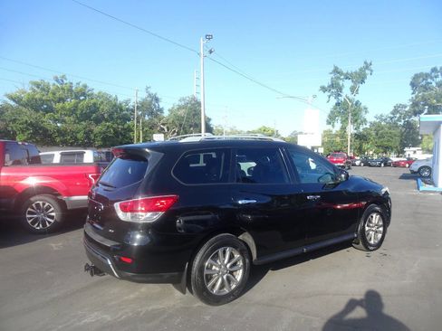Used 2015 Nissan Pathfinder S image 4