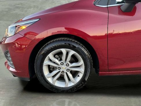 Used 2019 Chevrolet Cruze LT image 33