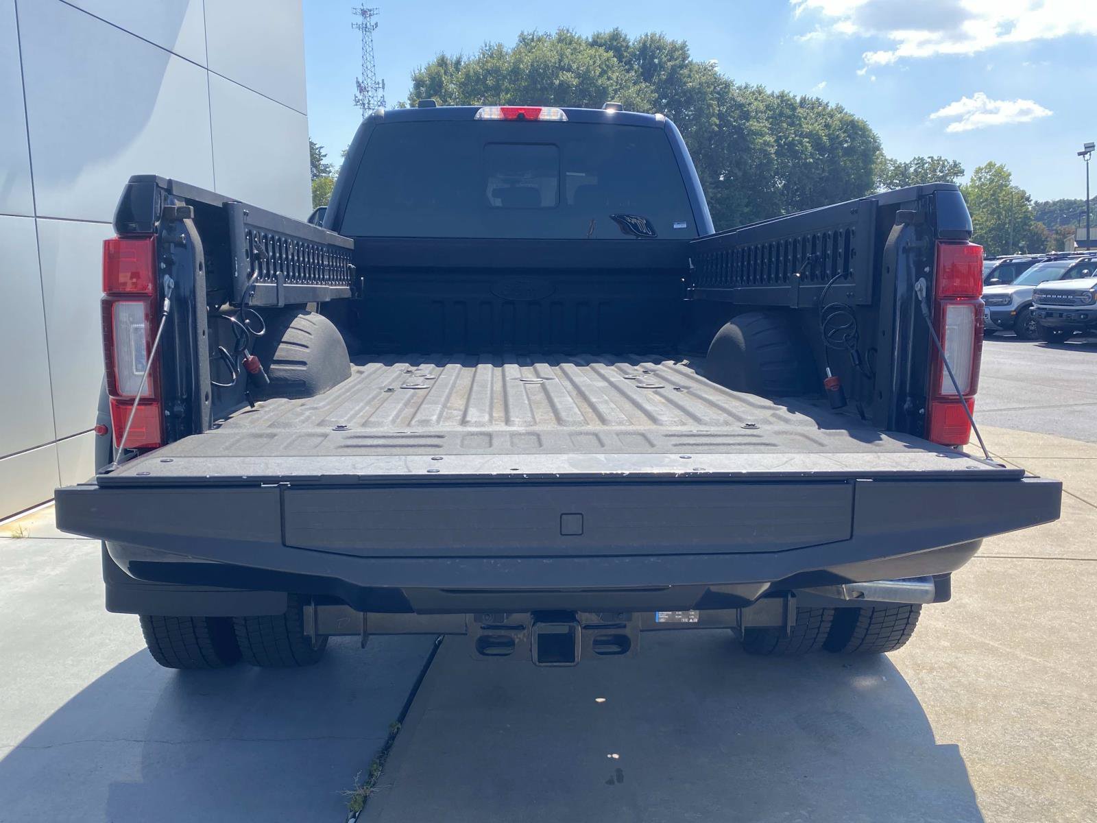Used 2022 Ford F450 Platinum w/ FX4 Off-Road Package AWD/4WD image 6