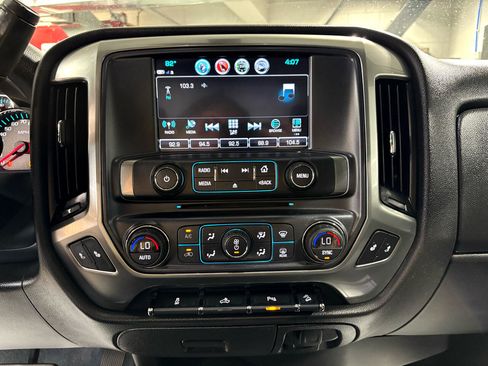 Used 2019 Chevrolet Silverado 1500 LT w/ All Star Edition image 27