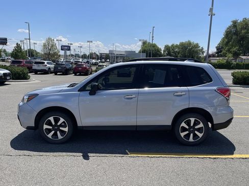 Used 2017 Subaru Forester 2.5i w/ Alloy Wheel Package AWD/4WD image 4