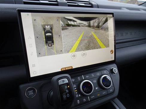 New 2026 Land Rover Defender 110 X-Dynamic SE image 4