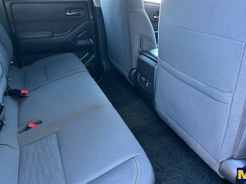 Used 2023 Nissan Frontier SV w/ SV Convenience Package image 17