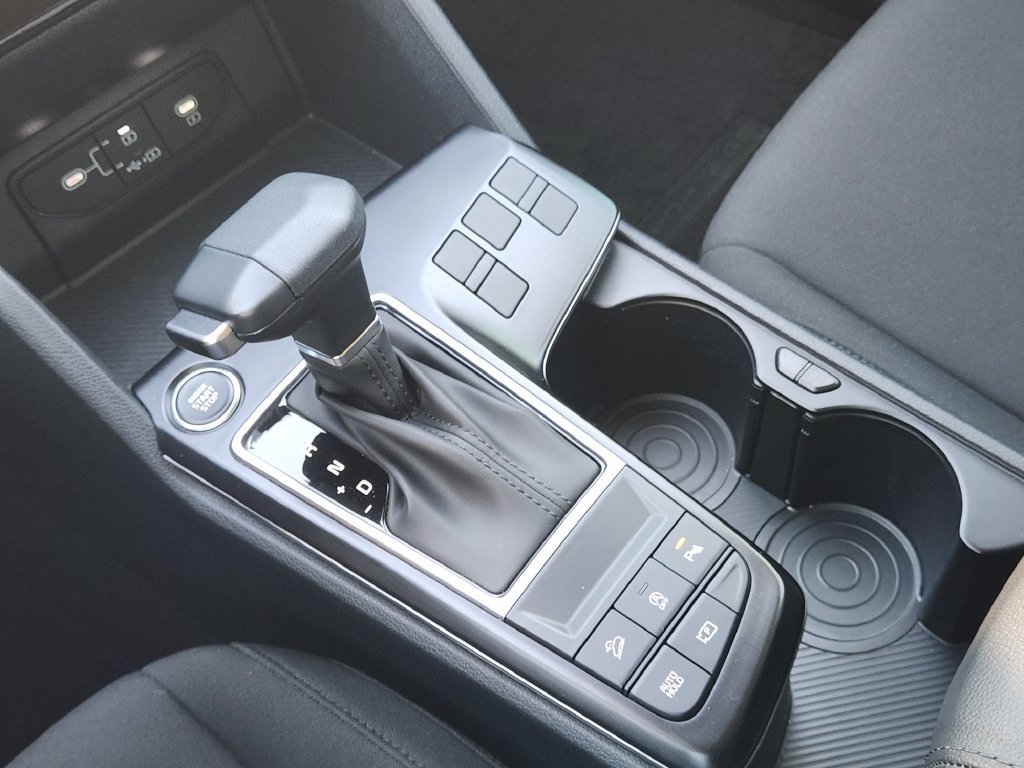 New 2026 Kia Sportage LX FWD image 18