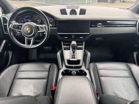 Used 2020 Porsche Cayenne AWD/4WD image 15