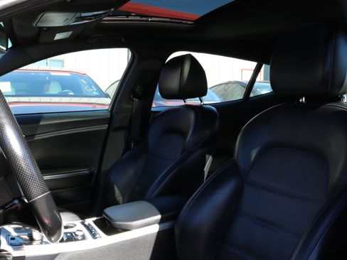 Used 2019 Kia Stinger GT2 image 13