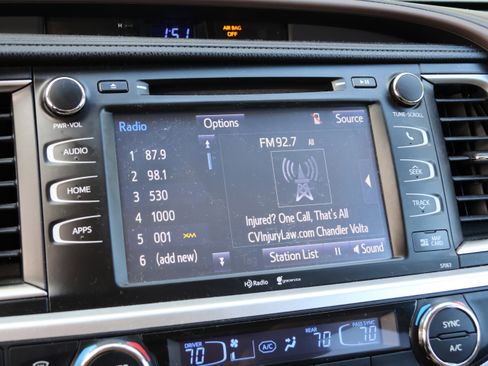 Used 2014 Toyota Highlander XLE image 22