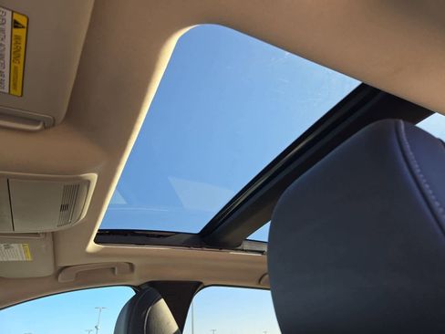 Used 2024 MAZDA CX-50 AWD 2.5 S w/ Premium Package image 18